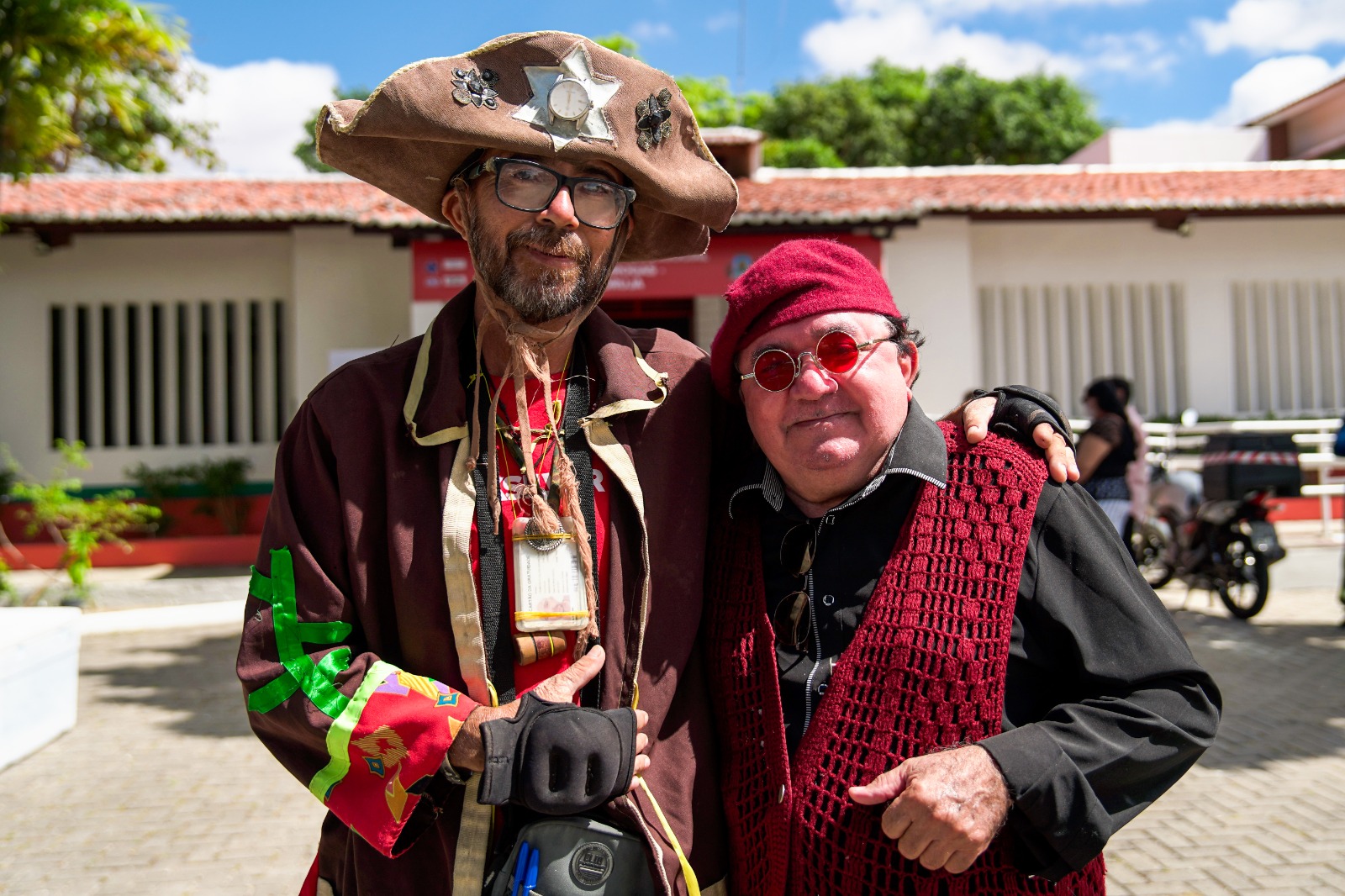 Francisco Valdez, usuário da unidade e Sávio Leão, musicoterapeuta